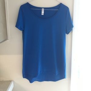 ✨MOVING SALE✨ LuLaRoe Classic T